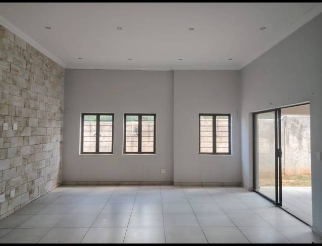 3 BEDROOM HOUSE FOR SALE IN GEELHOUTPARK